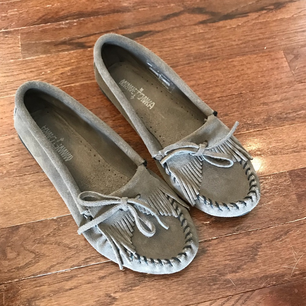Minnetonka gray moccasins - Size 7